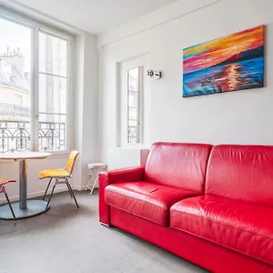 https://apt-louvre-with-air-conditionning.fr-paris.fr